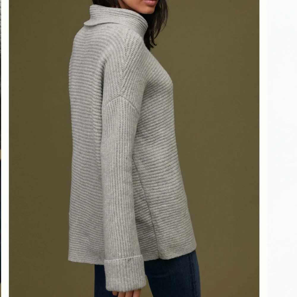 NWT Anthropologie Soft Cowl Neck Sweater. Size Medium. Gray color. - Picture 4 of 8